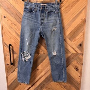 Levis Wedgie Straight Classic Blue Distressed Women’s Jeans